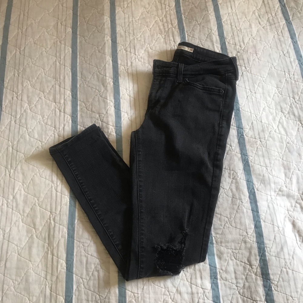 Levi’s 711 Black distressed skinny jeans